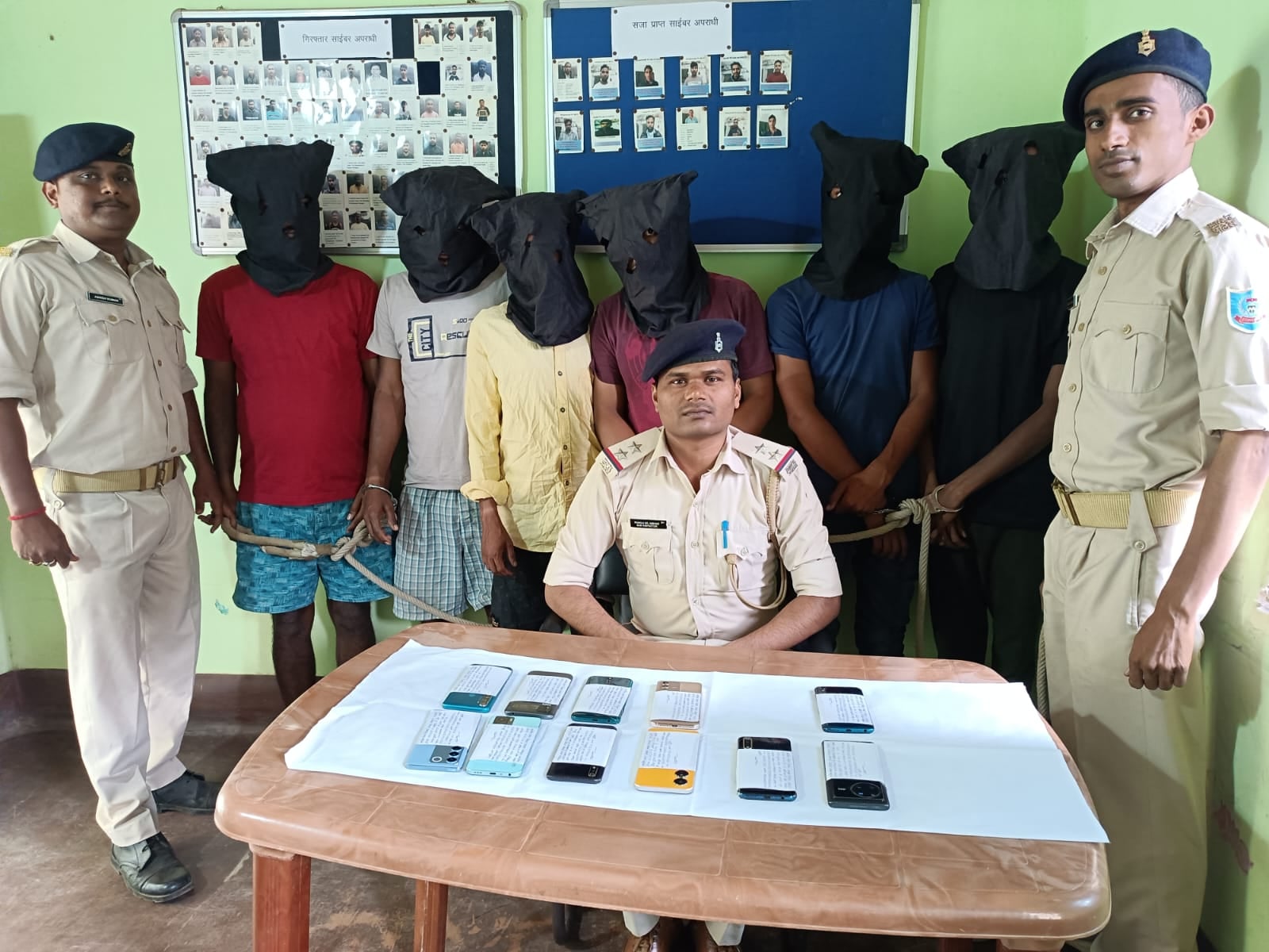 ऑनलाइन फॉर्म भरने से पहले हो जाए सावधान,खाली हो सकता है बैंक में जमा पैसा