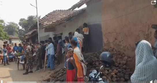 दो आदिवासी परिवार ने किया धर्म परिवर्तन, नाराज़ आदिवासी संथाल समाज ने किया हुक्का-पानी बंद, पुलिस जांच पड़ताल में जुटी