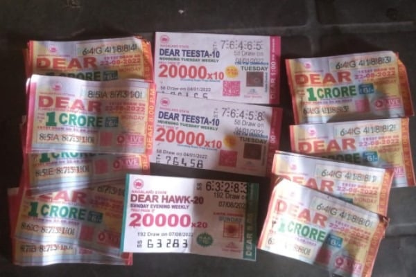 चाईबासा में प्रशासन की नाक के नीचे फलफूल रहा अवैध लॉटरी का धंधा, एजेंट के माध्यम से हो रही खूब कमाई