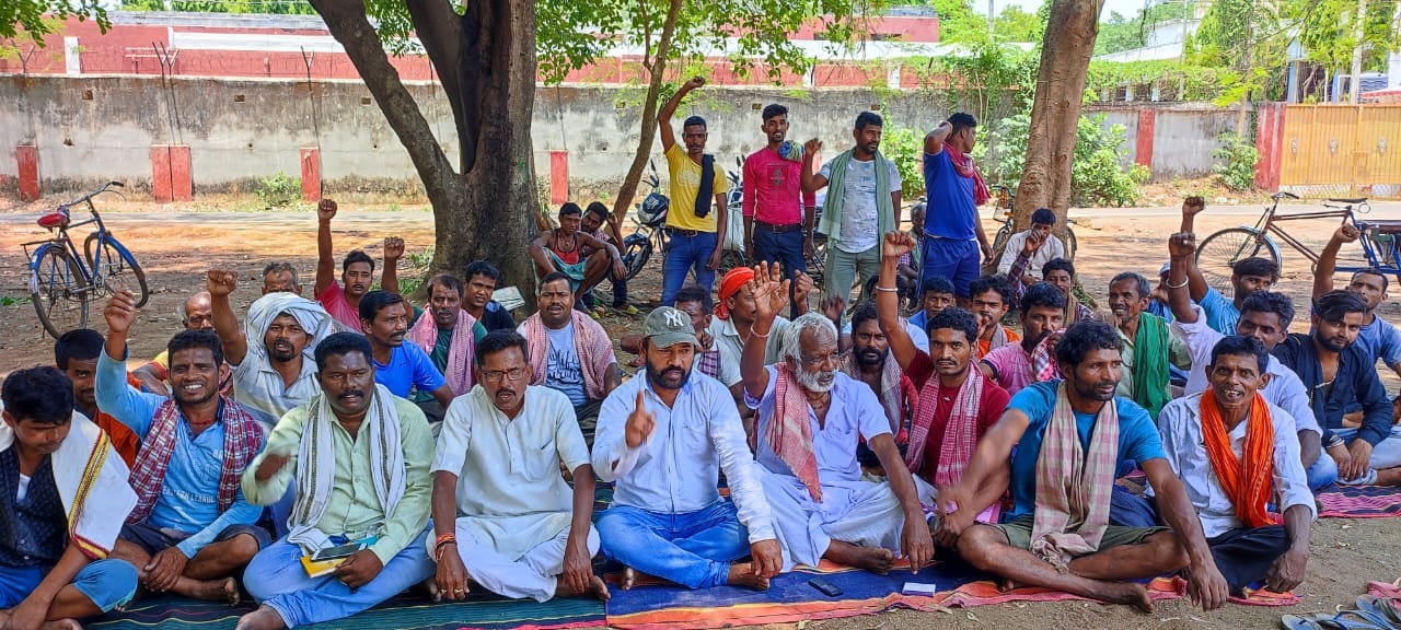 दुमका में मोटिया मजदूर कामगार की बैठक हुई सम्पन्न, चरणबद्ध आंदोलन करने के दिशा पर बनाया गया निर्णय