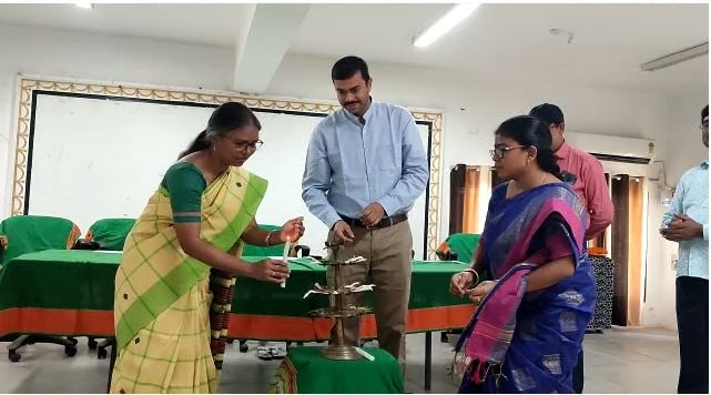 SKMU में संताल अकादमी द्वारा संताली स्पोकन कोर्स की हुई शुरूआत, बच्चों को संताली भाषा सीखने का मिलेगा मौका