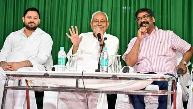 कर्नाटक में कांटे के सवाल के बीच झारखंड में हुई विपक्षी एकता की बात, देखिए ये रिपोर्ट