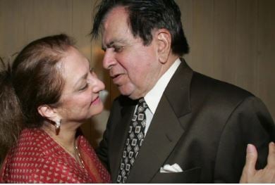 जब सायरा बानू को हुआ अपने से 22 साल बड़े दिलीप कुमार से प्यार.....