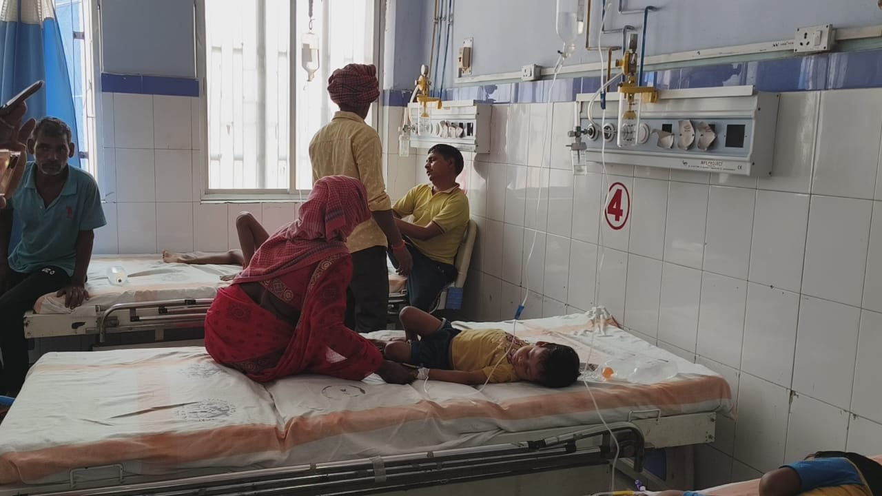 फूड पॉइजनिंग से आधा दर्जन बच्चे बीमार, 1 की गई जान, जानें क्या खाने से बिगड़ी तबियत