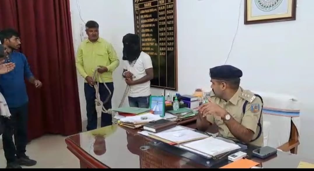 साइबर ठग की ठाठ देखिये, तीन लेयर सुरक्षा में रहता है, महंगी गाड़ियों से चलता है