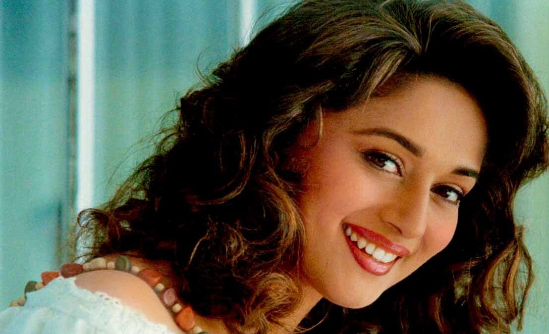 धक धक गर्ल माधुरी दीक्षित कैसे बनी नंबर वन हीरोइन,जन्मदिन पर जानिए खास जानकारी