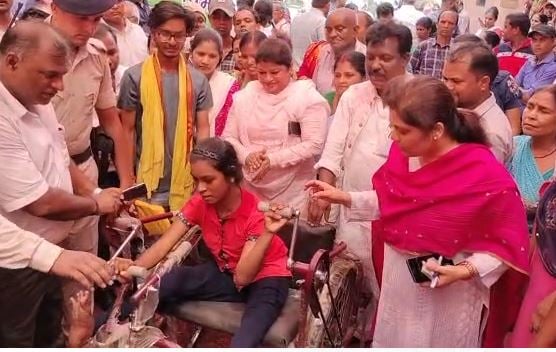 जमशेदपुर में लगा जनता दरबार,  प्रधानमंत्री आवास योजना से लेकर क्षेत्र के सभी बड़ी समस्याओं का निपटारा