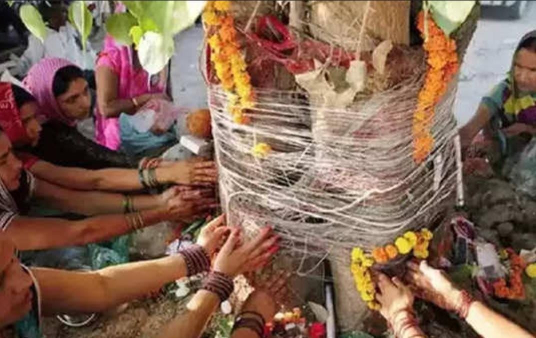 इस तरीके से करें वट सावित्री का व्रत, मिलेगा अखंड सुहाग का वरदान