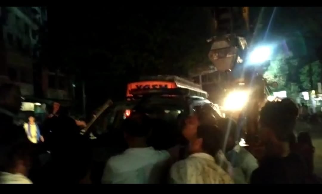 धनबाद के बेकारबांध में पुलिस की खूब हुई फजीहत, जानिए क्या थी वजह