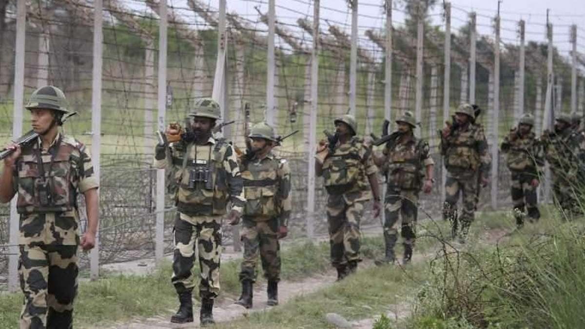 जम्मू कश्मीर में LoC पर सुरक्षा बलों ने पाकिस्तानी घुसपैठिया को किया ढेर