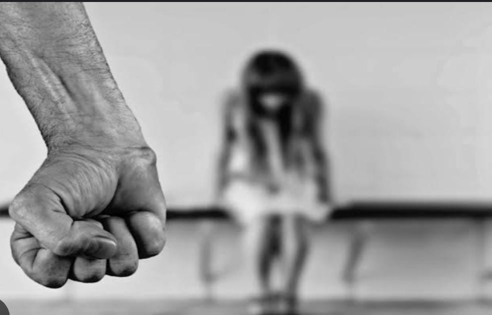 मुखिया के देवर की हैवानियत, दो बच्चों की मां के साथ किया दुष्कर्म,मामला दर्ज