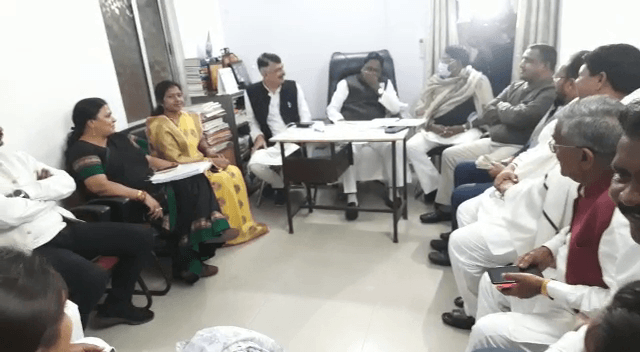 आलमगीर आलम के आवास पर कांग्रेस विधायक दल की  बैठक, इन मसलों पर हुई चर्चा