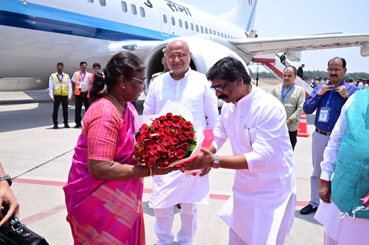 जोहार महामहिम! तीन दिवसीय यात्रा पर झारखंड पहुंची राष्ट्रपति द्रौपदी मुर्मू, हाईकोर्ट के नये भवन का आज होगा उद्घाटन