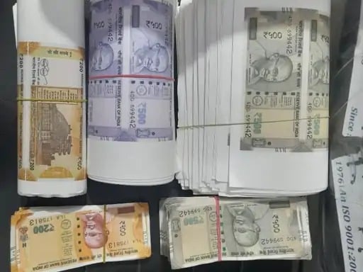 पटना पुलिस की नयी उलझन सीरियल नंबर 4DG 599442, हर नोट पर एक ही नम्बर, आखिर कैसे खुलेगा इसका राज