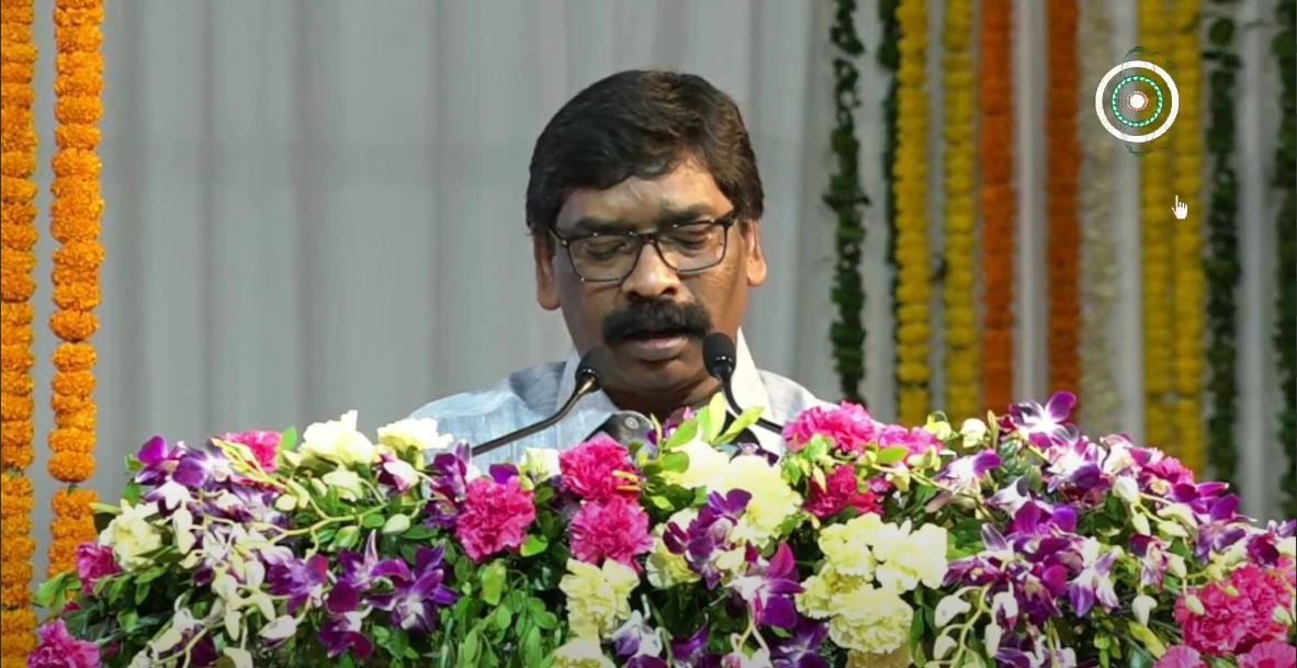 महामहिम की चिंता पर सीएम हेमंत ने मिलाया सुर, कहा - झारखंड में भी छोटे-मोटे अपराधों में वर्षों से सजा काट रहे हैं दलित आदिवासी.