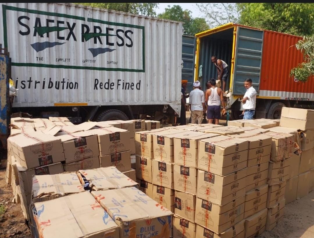 पटना: उत्पाद विभाग ने 400 कार्टन अंग्रेजी शराब किया जब्त, एक तस्कर गिरफ्तार