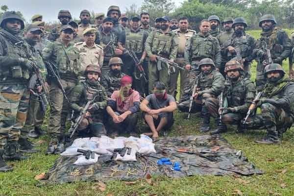 जम्मू-कश्मीर: आतंकियों की बड़ी साजिश नाकाम, 10 किलो आईईडी बम के साथ तीन आतंकी गिरफ्तार