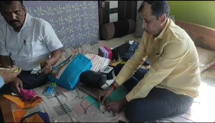 BIHAR: मोहनिया SDM सत्येंद्र कुमार के कई ठिकानों पर विजिलेंस का छापा, आय से अधिक संपत्ति का मामला