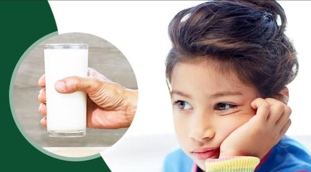 क्या आपका बच्चा भी दूध पीने में करता है आनाकानी, तो करें ये उपाय, बच्चे को हो जायेगा दूध से प्यार