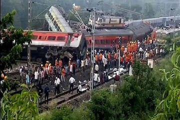 लगभग दो दशक बाद इतना बड़ा ट्रेन हादसा, अब तक 258 की मौत, जानिए हादसे के बारे में ताजा स्थिति