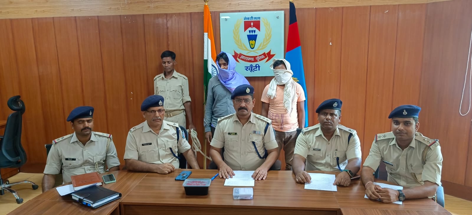 खत्म होने के कगार पर PLFI, पुलिस ने छह उग्रवादियों को हथियार के साथ दबोचा