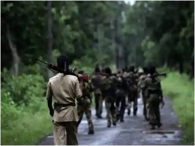 पुलिस को उड़ाने की साजिश हुई नकाम, नक्सलियों द्वारा बिछाया गया  विस्फोटक बरामद