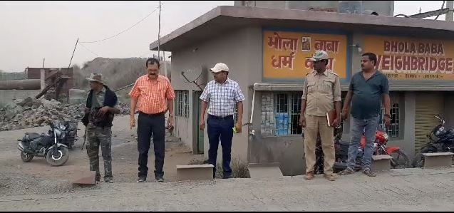 दुमका : शिकारीपाड़ा में माप तौल निरीक्षक ने तीन धर्मकांटा को किया सीज़