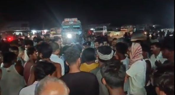 व्यापारियों की गुंडागर्दी, लीची बेचने गये किसान के बेटे को पीट-पीटकर हत्या, पढ़ें पूरी खबर