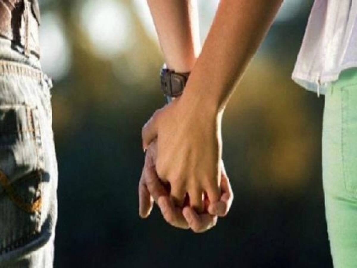 गिरिडीह स्टेशन से जीआरपी ने घर से भाग रहे दो नाबालिग प्रेमी जोड़े को दबोचा, पूछताछ के बाद परिजनों को सौंपा