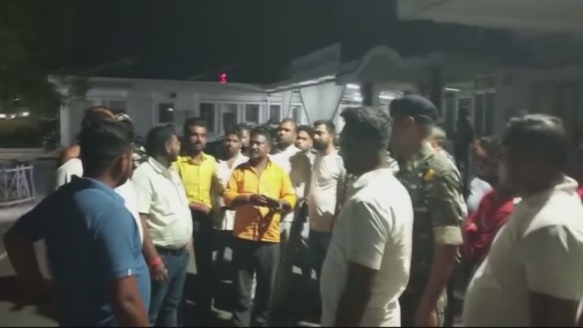 बोकारो : देर रात झामुमो नेता को अपराधियों ने मारी गोली, क्षेत्र में भय का माहौल