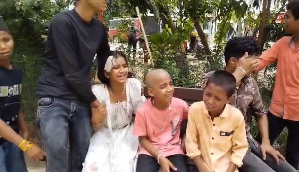 मुंडन से लौट रहे एक ही परिवार के तीन लोगों की सड़क हादसे में मौत, आधा दर्जन से ज्यादा घायल