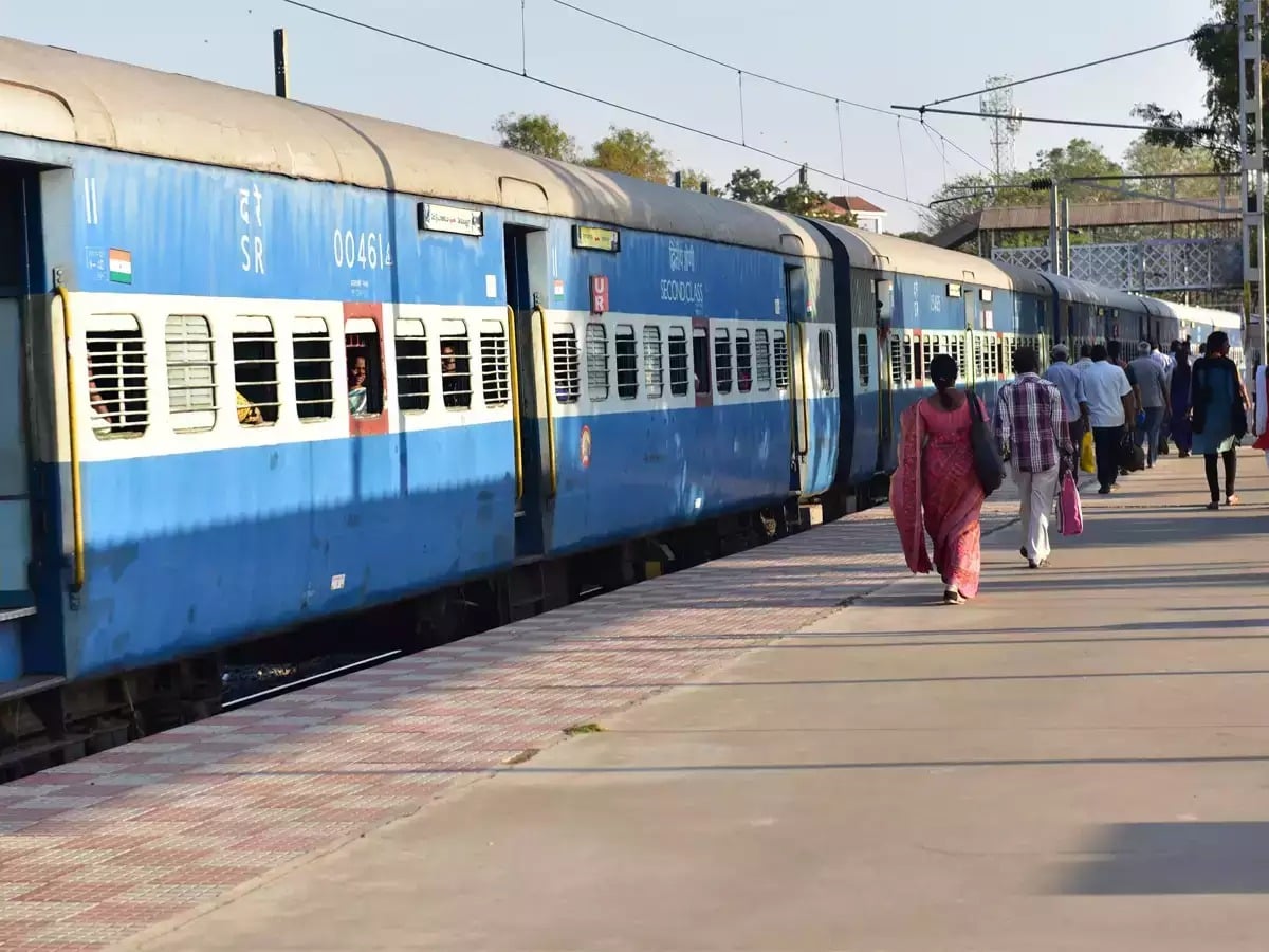 अब ट्रेन में एक टिकट पर दो बार यात्रा कर पाएंगे यात्री, जानिए रेलवे का ये नया नियम