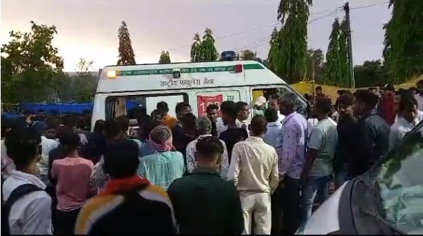 हजारीबाग- रथ यात्रा की तैयारियों के बीच मंदिर परिसर में  गिरी बिजली, पुजारी के बेटे सहित तीन की मौत