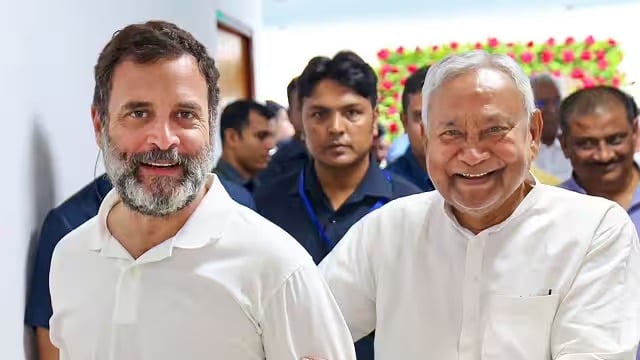 विपक्षी दलों की बैठक खत्म, अब मंत्रिमंडल विस्तार पर लगी निगाहें, राहुल गांधी ने भी उठाये थें सवाल