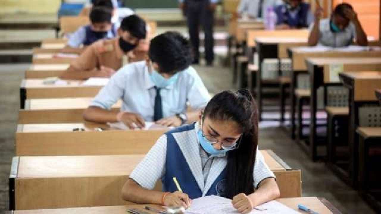 केवल ऑफ लाइन मोड में होगी CBSE  और  ICSE  की 10वीं और 12वीं की परीक्षा -सुप्रीम कोर्ट