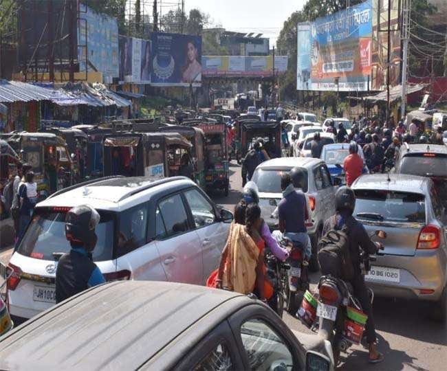 बारिश की हल्की फुहार से ही बिगड़ने लगी कोयलांचल की ट्रैफिक,जरा सोचिए जब तेज वर्षा होगी तब क्या होगा