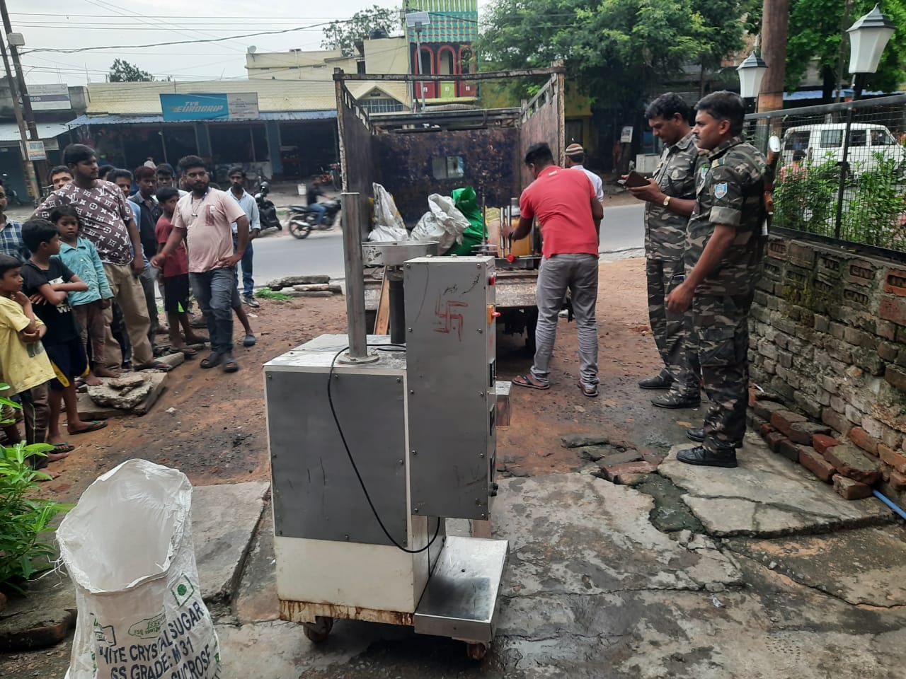 गिरिडीह: गुटखा बनानेवाला चढ़ा पुलिस के हत्थे, घर पर बनाकर करता था सप्लाई