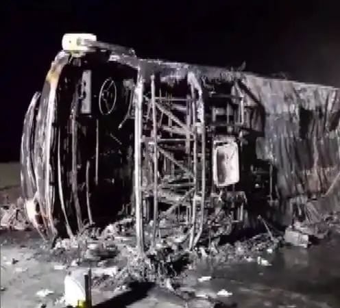 बस में आग लगने से 25 लोगों की मौत,जानिए महाराष्ट्र में कैसे हुआ यह दर्दनाक हादसा