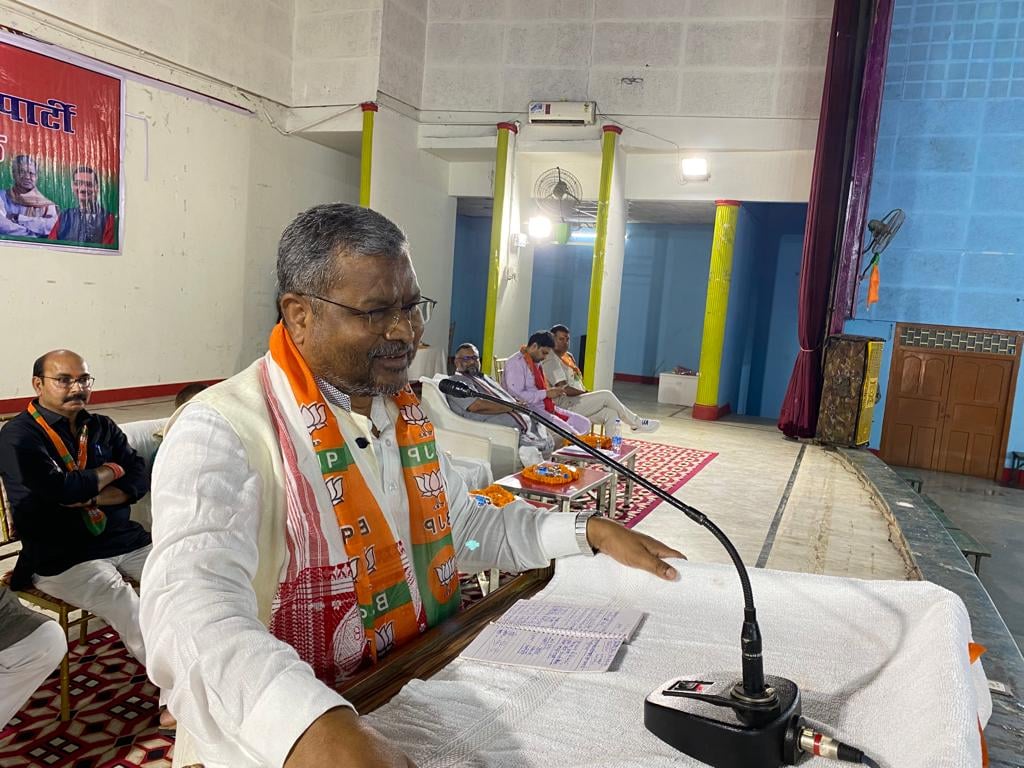 दुमका में हेमंत सोरेन पर बाबूलाल हुए लाल, लूट खसोट का लगाया आरोप