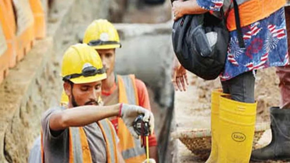 झारखंड में अब मजदूरों को भी कैशलेस मेडिकल सुविधा, लेबर कार्ड के माध्यम से कल्याणकारी योजनाओं में फर्जीवाड़ा रोकने की पहल