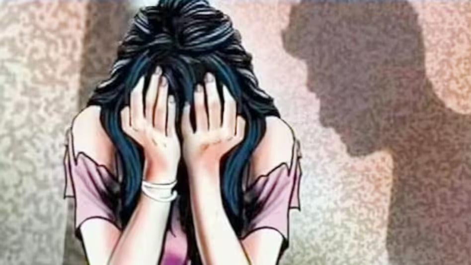 शिक्षक ने 9वीं की छात्रा को प्रेम जाल में फंसाकर वीडियो किया वायरल, आरोपी शिक्षक गिरफ्तार