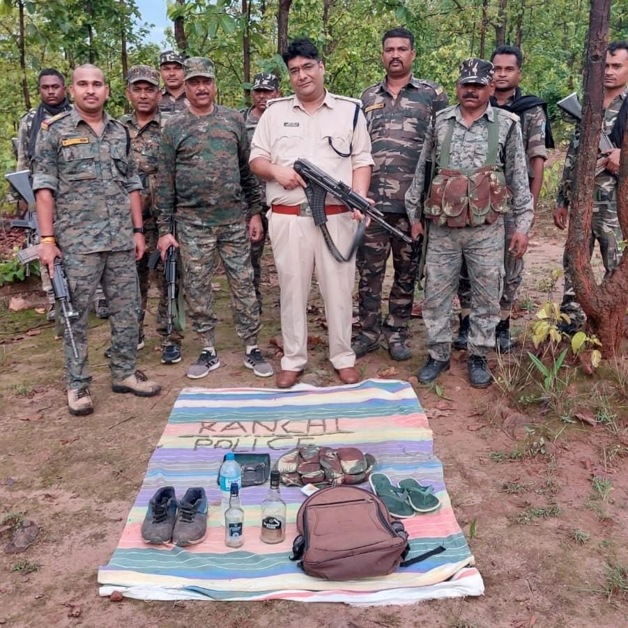 पुलिस के आने की भनक पाते ही फरार हुए उग्रवादी, हथियार बरामद