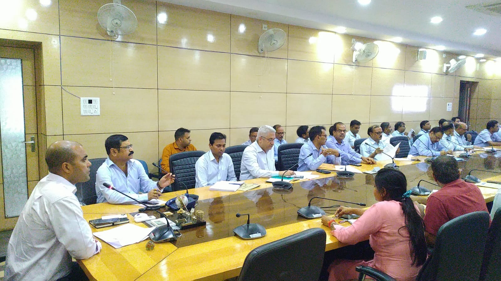 उपायुक्त ने की झरिया मास्टर प्लान के हाई रिस्क  साइट्स की समीक्षा,जानिए क्या दिए निर्देश