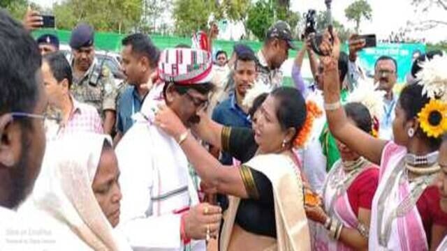 बोकारो में मुख्यमंत्री ने दहाड़ा -1932 हमारा मुद्दा था, है और रहेगा,मॉडल डिग्री कॉलेज का हुआ शिलान्यास