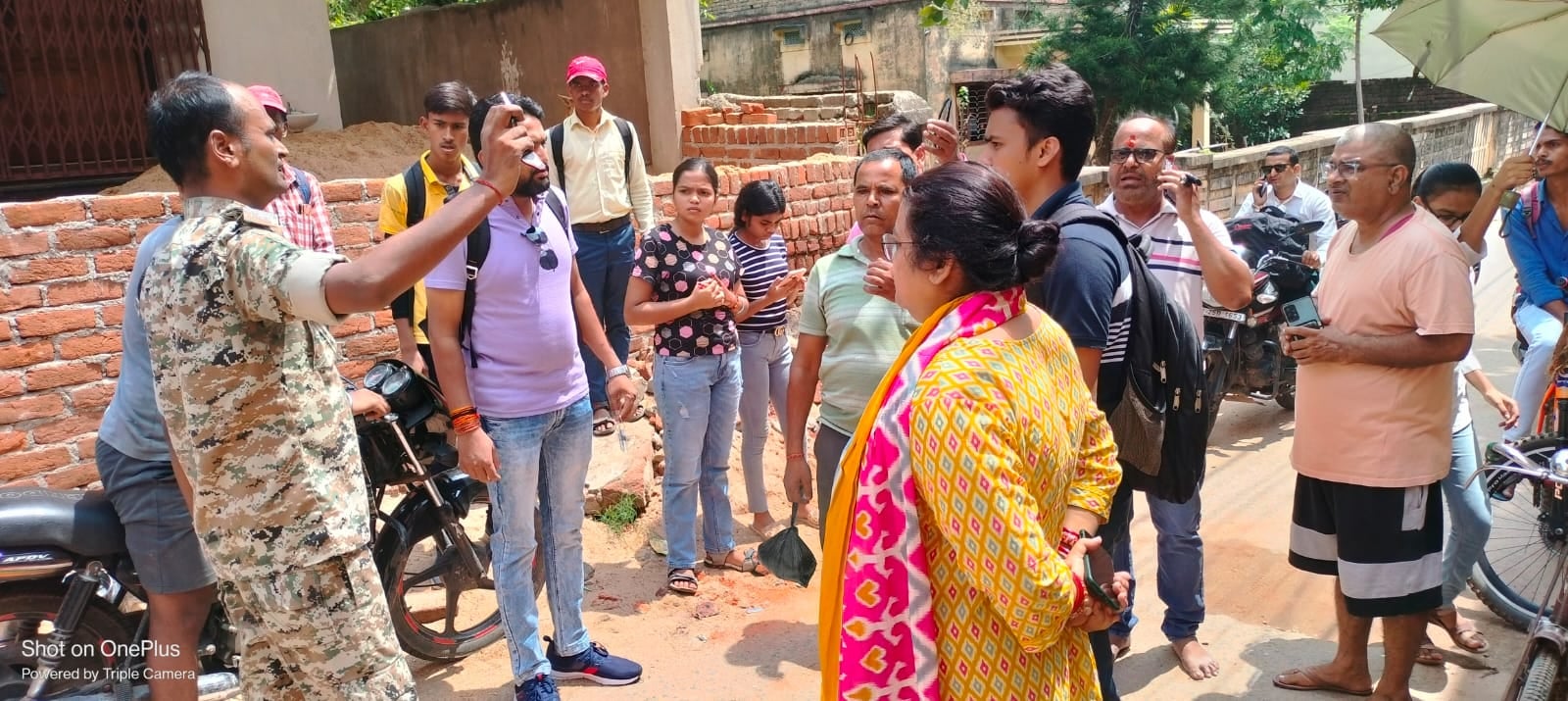 गिरिडीह में छात्रा से बाइक सवार अपराधियों ने छीना मोबाइल,  लोगों ने पकड़कर की जमकर धुनाई