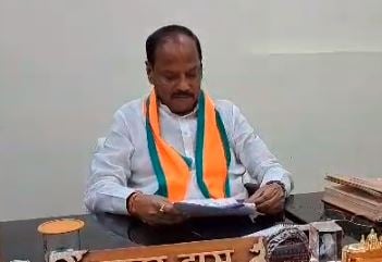 सरकारें आती-जाती रहेंगी, लेकिन विकास की गाड़ी नहीं रुकनी चाहिए, जानें रघुवर दास ने सीएम से ऐसा क्यों कहा