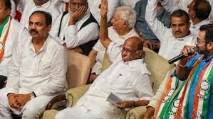 शरद पवार का आडवाणी बनने से इंकार!  सामने आया महाराष्ट्र की राजनीति का एक और पैंतरा