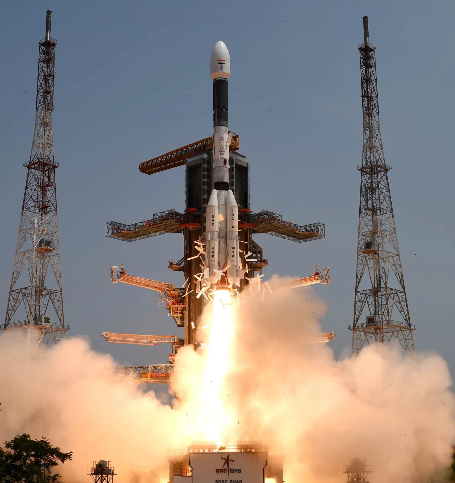 ISRO में 61 पदों पर निकली वैकेंसी, 2 लाख तक होगी सैलरी, जानिए डिटेल्स