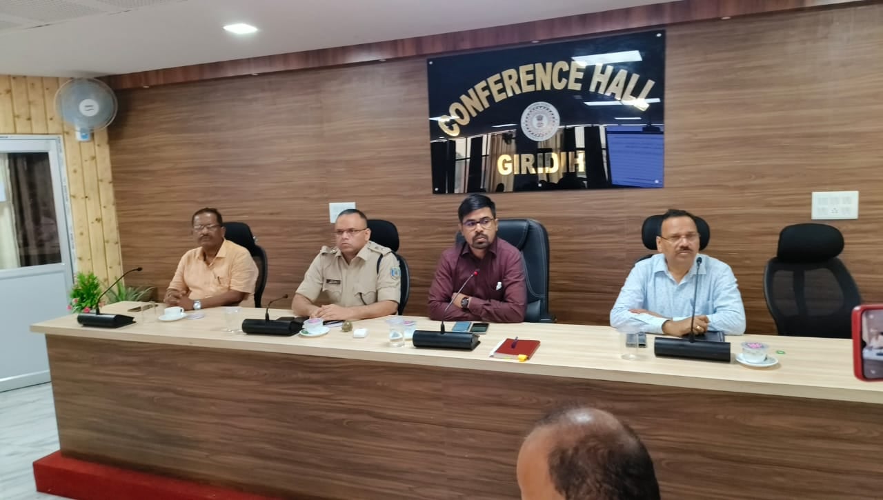 सीएम हेमंत सोरेन का एक दिवसीय गिरिडीह दौरा, जिला प्रशासन ने कसी कमर, जानें किसको क्या मिली जिम्मेदारी
