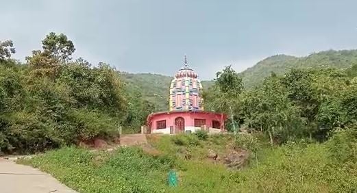 ओरमांझी के गगारी पहाड़ी पर विराजमान है महाकालेश्वर का मंदिर, दर्शन मात्र से होती है भक्तों की मनोकामना  पूरी